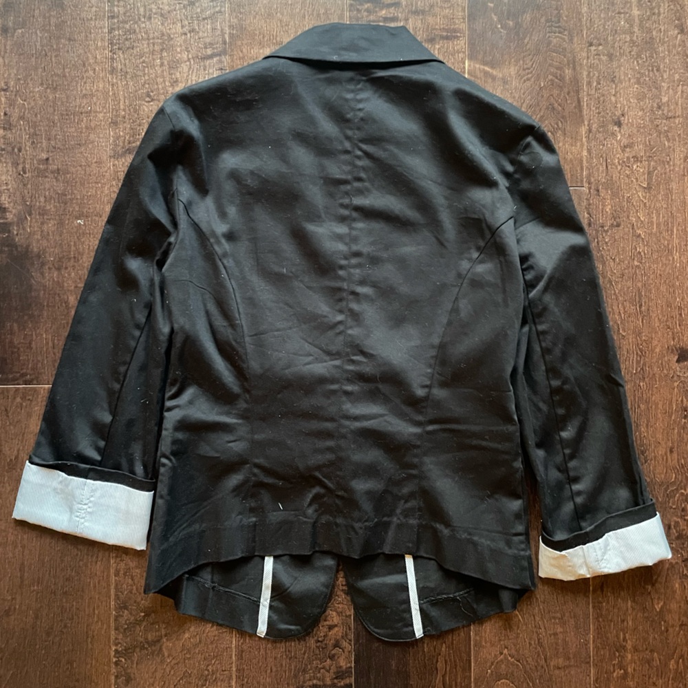 New fitted Blazer with 3/4 pinstripe Sleeves, Small - Picture 2 of 6